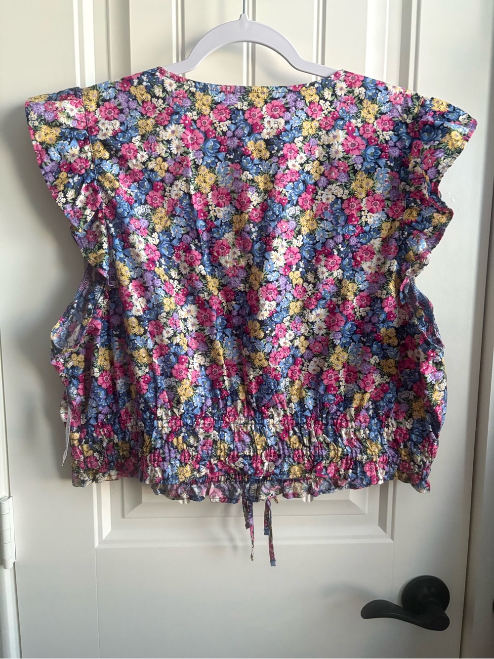 Old Navy Pink Multi Floral V-Neck Smocked Crop Top - Picture 4 of 8